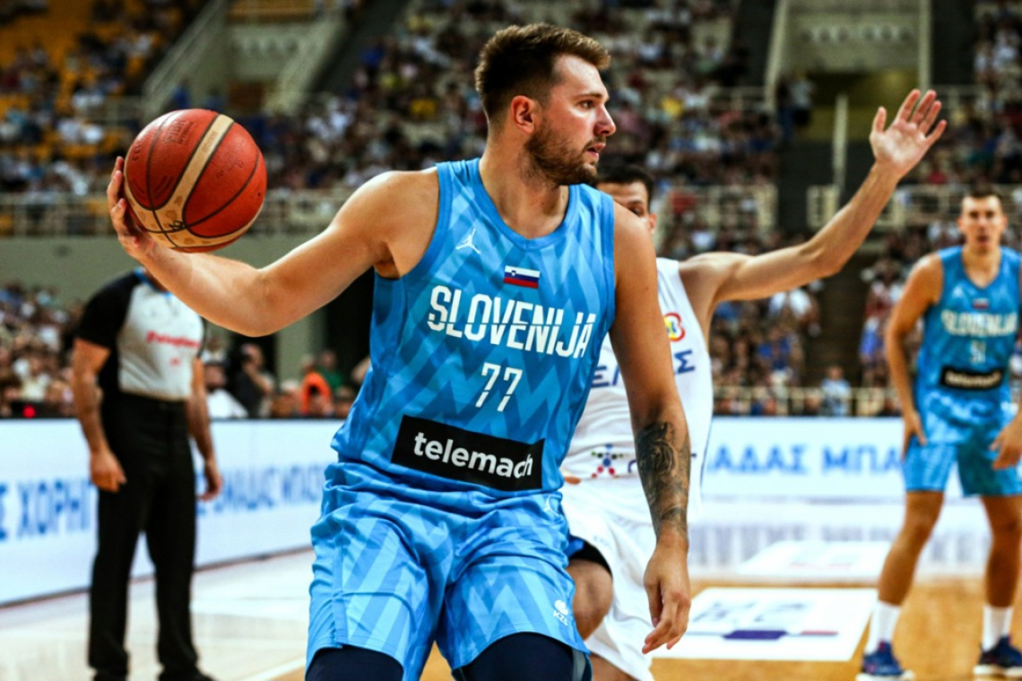 Slovenija na krilih Luke Dončića boljša od Črne gore