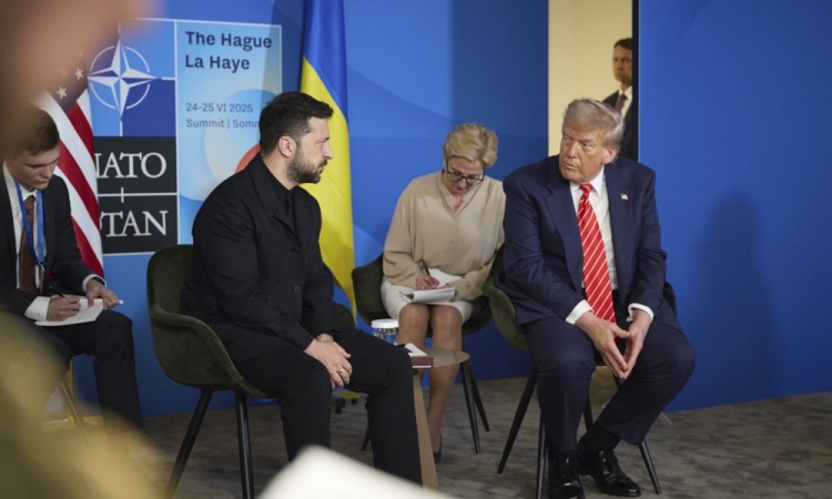 Zelenski in Trump govorila o prekinitvi ognja in miru v Ukrajini