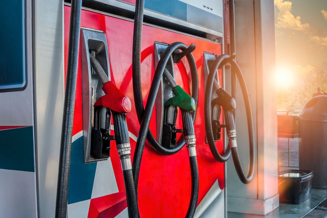 Minister Jevšek pozval Petrol k ponovnemu odprtju zaprtih bencinskih servisov