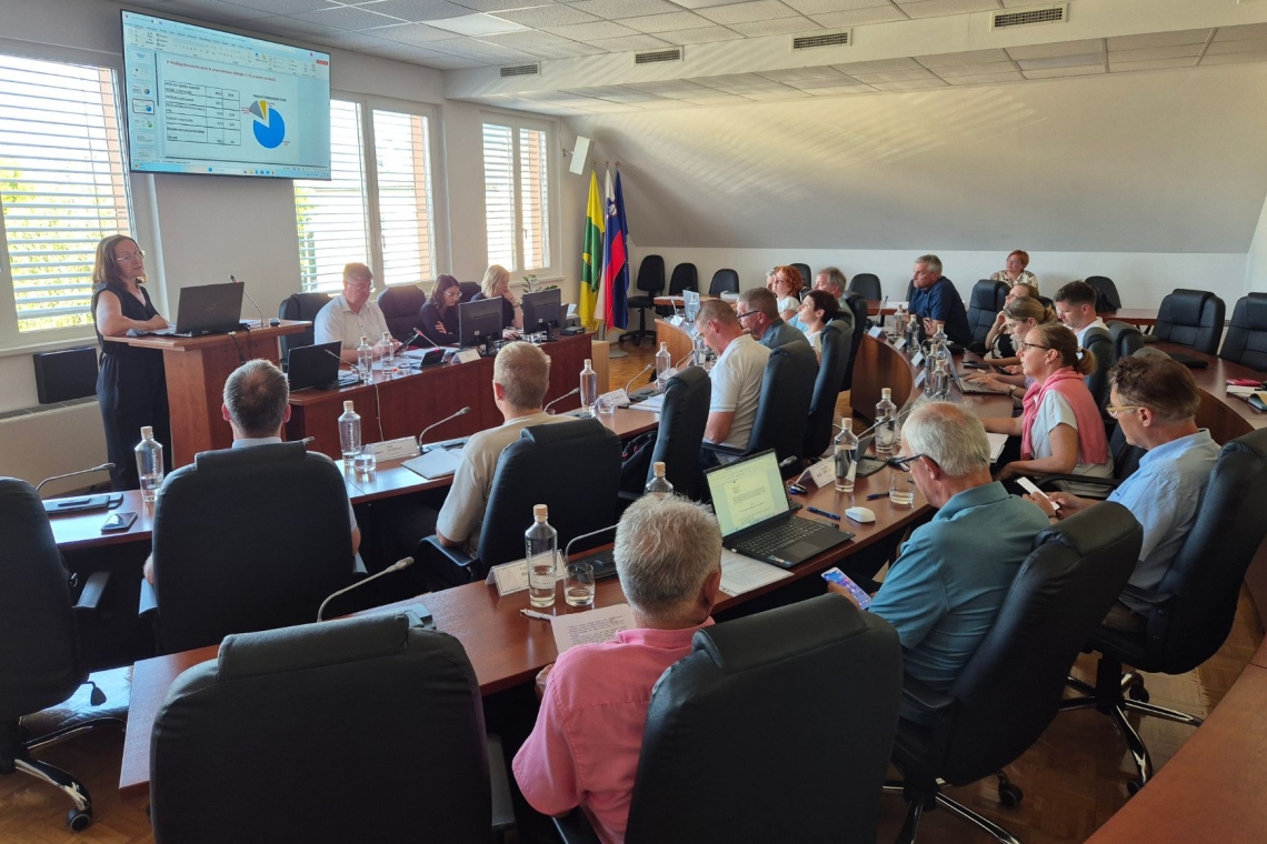 Občinski svet Šentjerneja potrdil rebalans proračuna in nagradil zaslužne občane