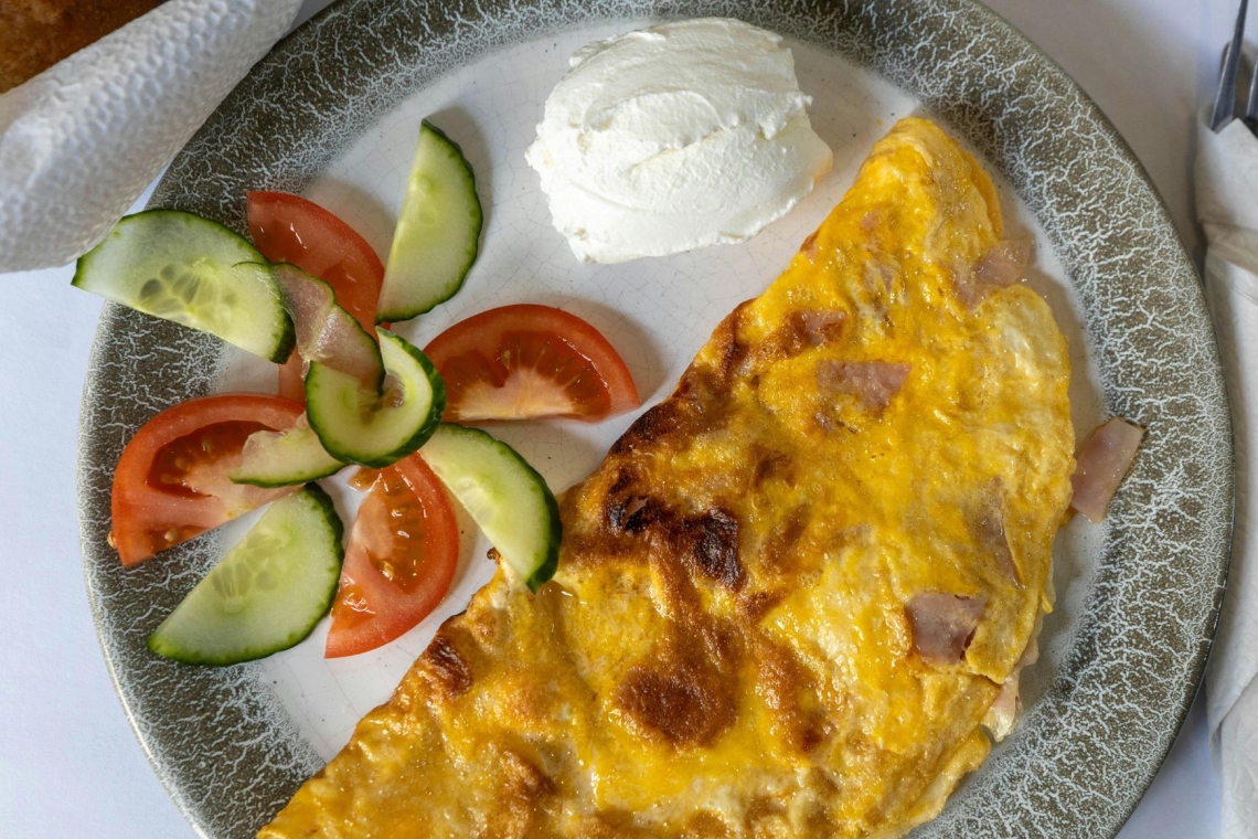 Hiter in zdrav recept za omleto kar v skodelici