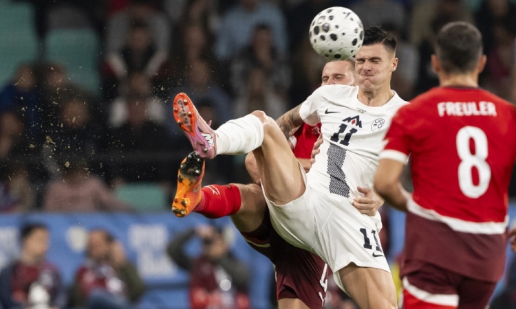 Slovenski nogometaši remizirali s Švico